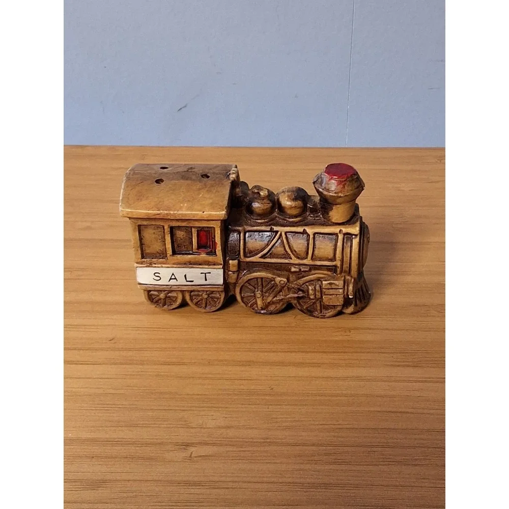 Vintage‎ Steam Locomotives Trains Salt And Pepper Set